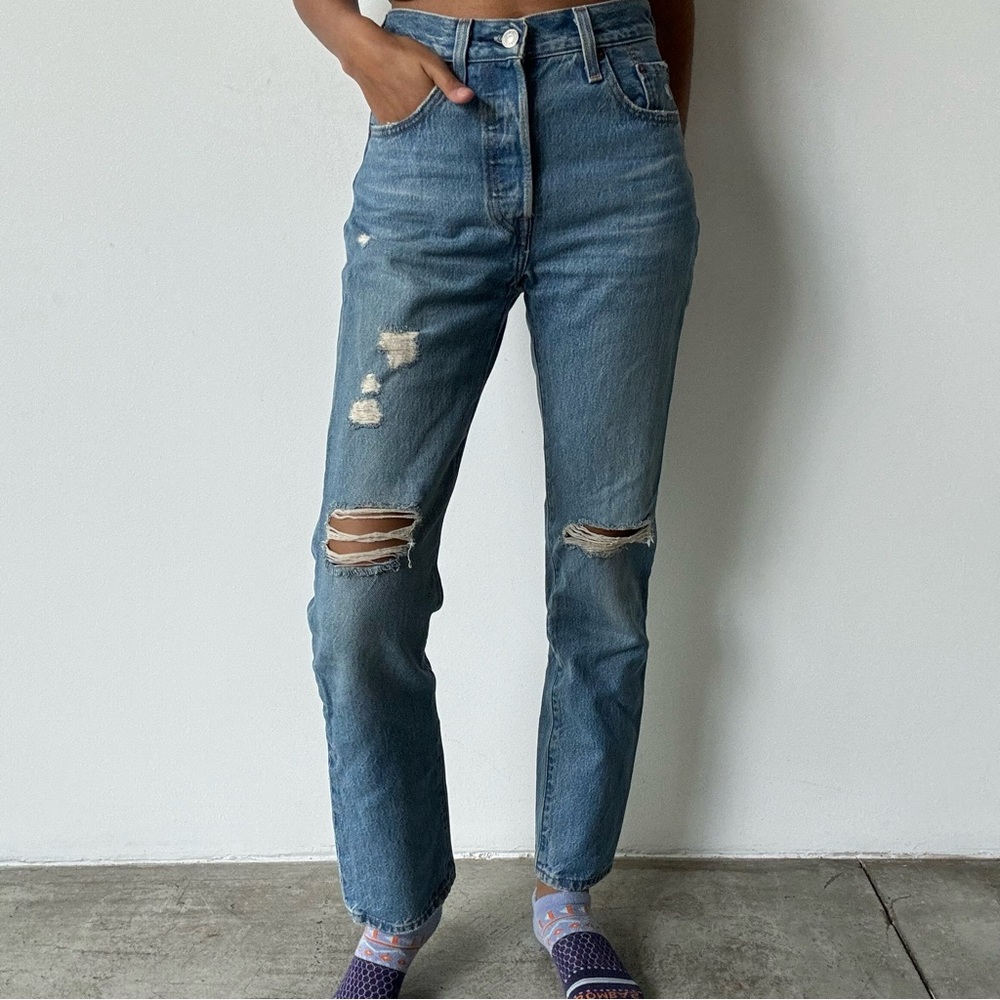26” Ripped Levi’s 501 Jeans